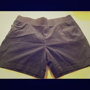 Maternity shorts